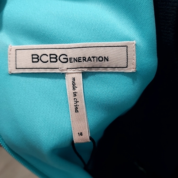 Beautiful Aqua Blue Sleeveless Dress - Picture 4 of 6